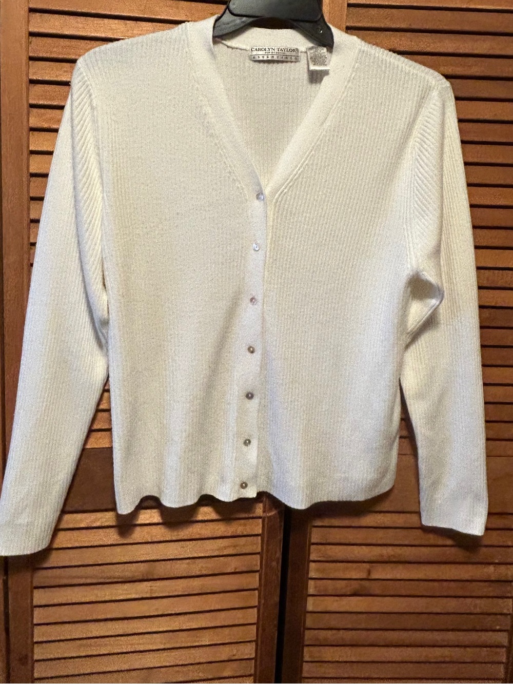 Carolyn Taylor Essentials White Button Front V-Neck Ribbed Cardigan